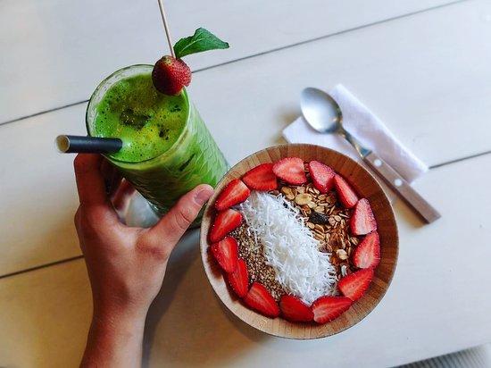 Amanecer Juice Bar